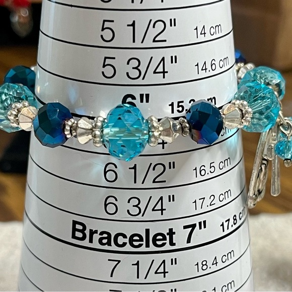 Elastic blue bead cross-payer hands bracelet - Picture 2 of 6